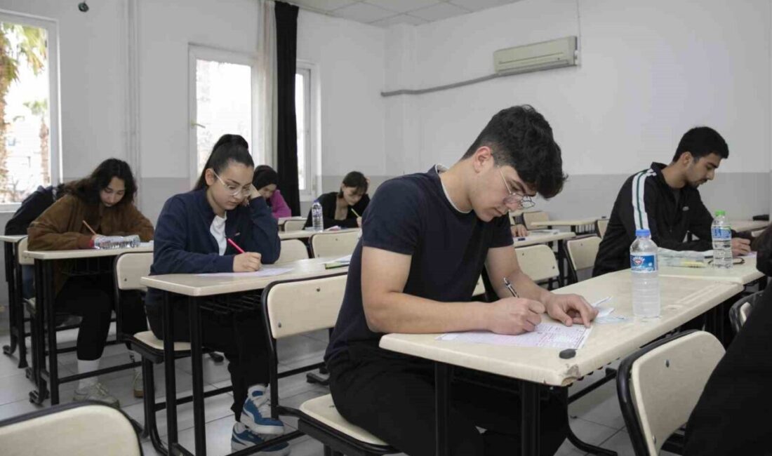 Mersin Büyükşehir Belediyesi kurs merkezleri, öğrencilere yıl boyunca sağladığı akademik