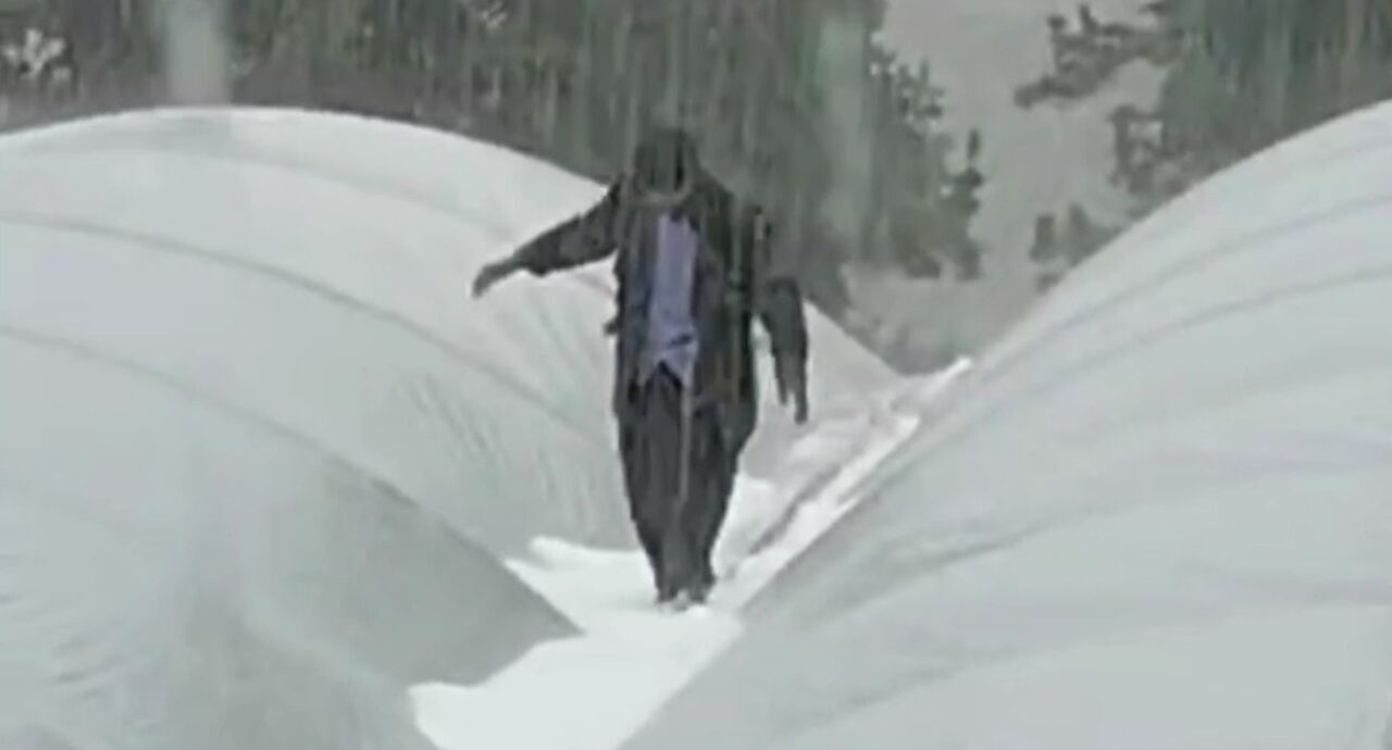 Mersin’in Erdemli ilçesine bağlı yüksek rakımlı yaylalarda etkili olan dolu