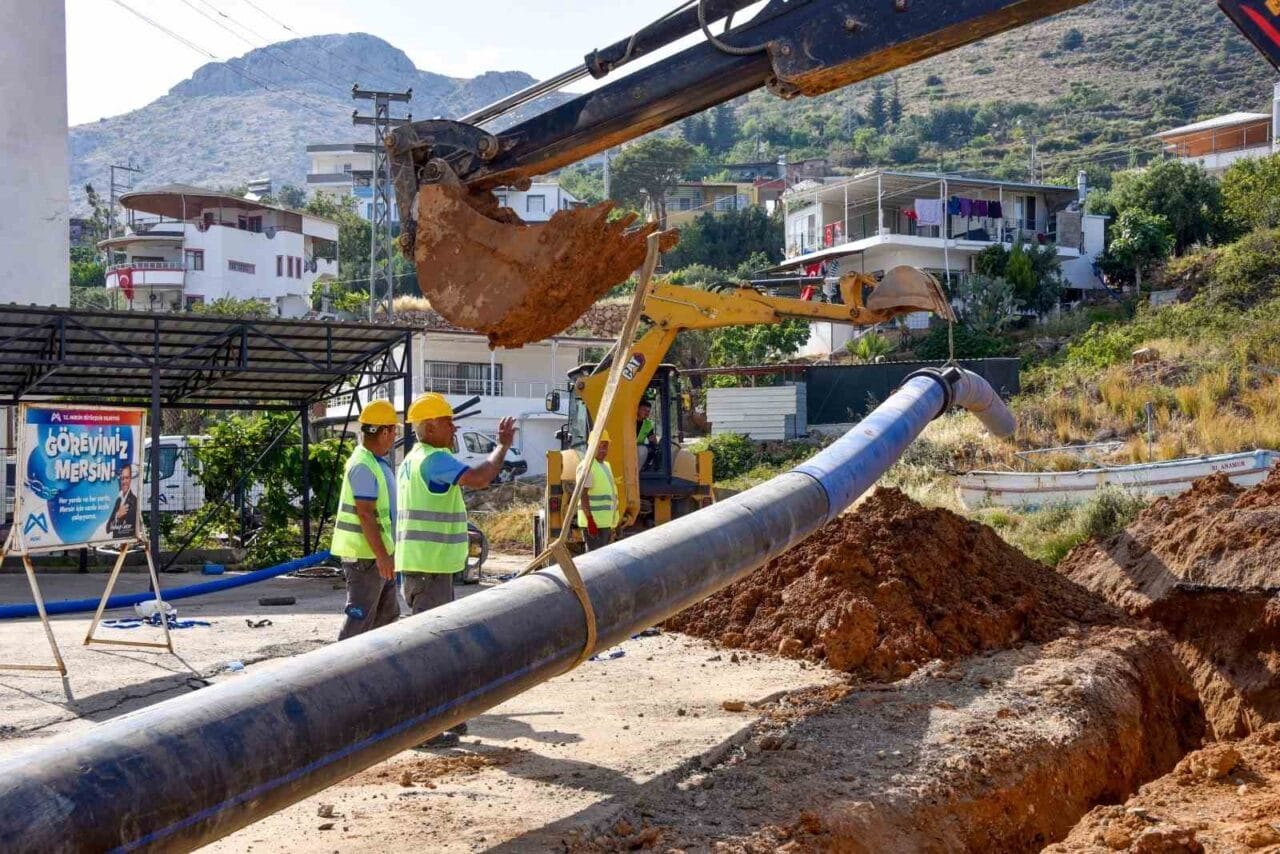MESKİ, Aydıncık’ta ekonomik ömrünü tamamlayan içme suyu hatlarını yenileyerek merkez