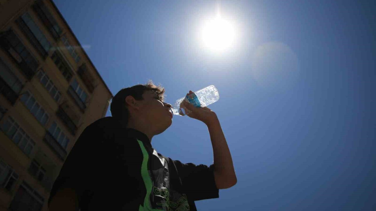 Türkiye’nin en sıcak illerinden olan Aydın’da hava sıcaklıkları mevsim normallerinde