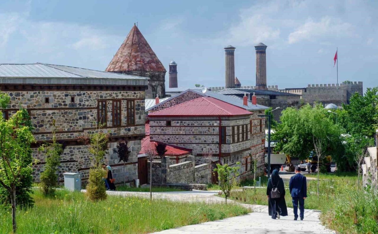 Meteoroloji 12. Bölge Müdürlüğü uzmanları, Erzurum ve bölge genelinde havanın