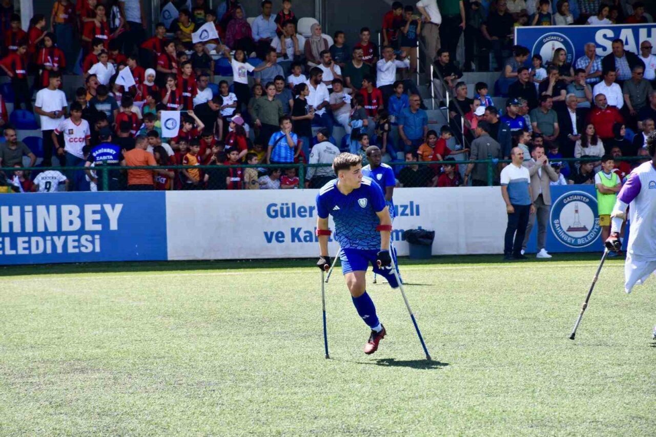 Şahinbey Belediye Spor Kulübü Ampute Futbol Takımı’nın yetenekli oyuncularından Alaaddin