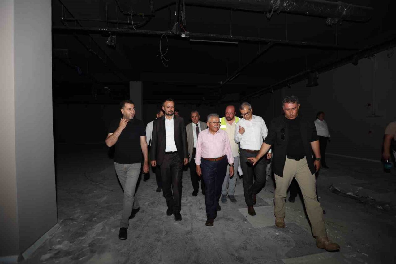 Kayseri Büyükşehir Belediye Başkanı Dr. Memduh Büyükkılıç; Recep Tayyip Erdoğan