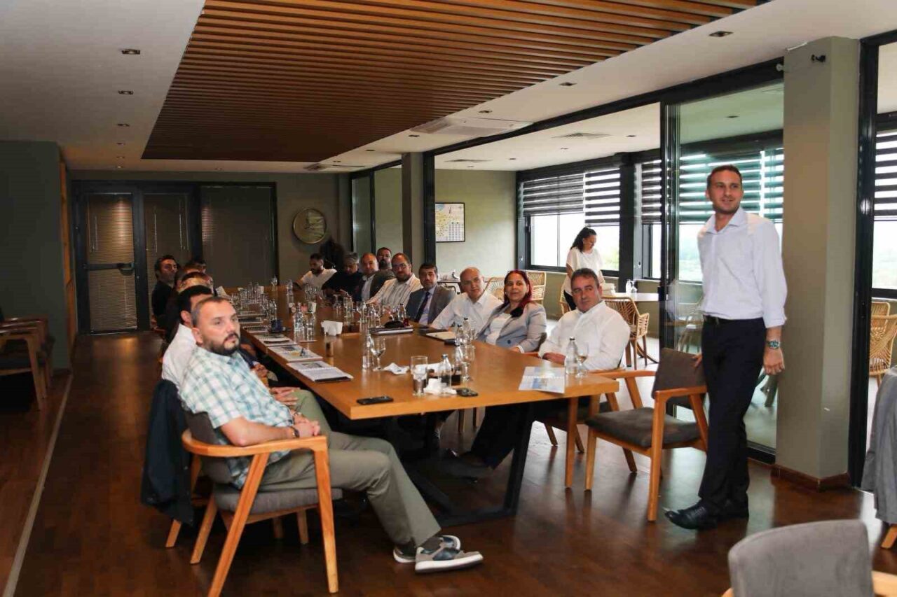 DÜZCE (İHA) – Düzce’de hazırlanan mobilya kent projesi İstanbul Sanayi