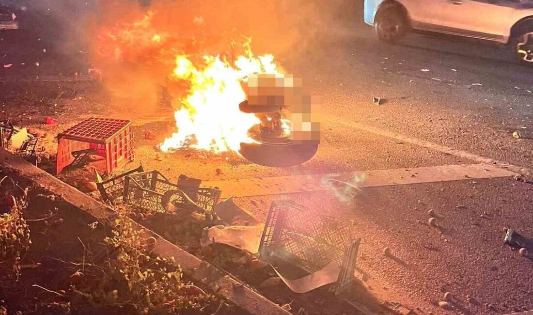 İzmir’in Kemalpaşa ilçesinde motosiklet ile kamyonetin çarpıştığı kazada, alev topuna