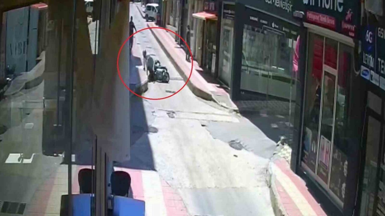 Samsun’da seyir halindeki bir motosikletin kayarak devrilmesi sonucu meydana gelen