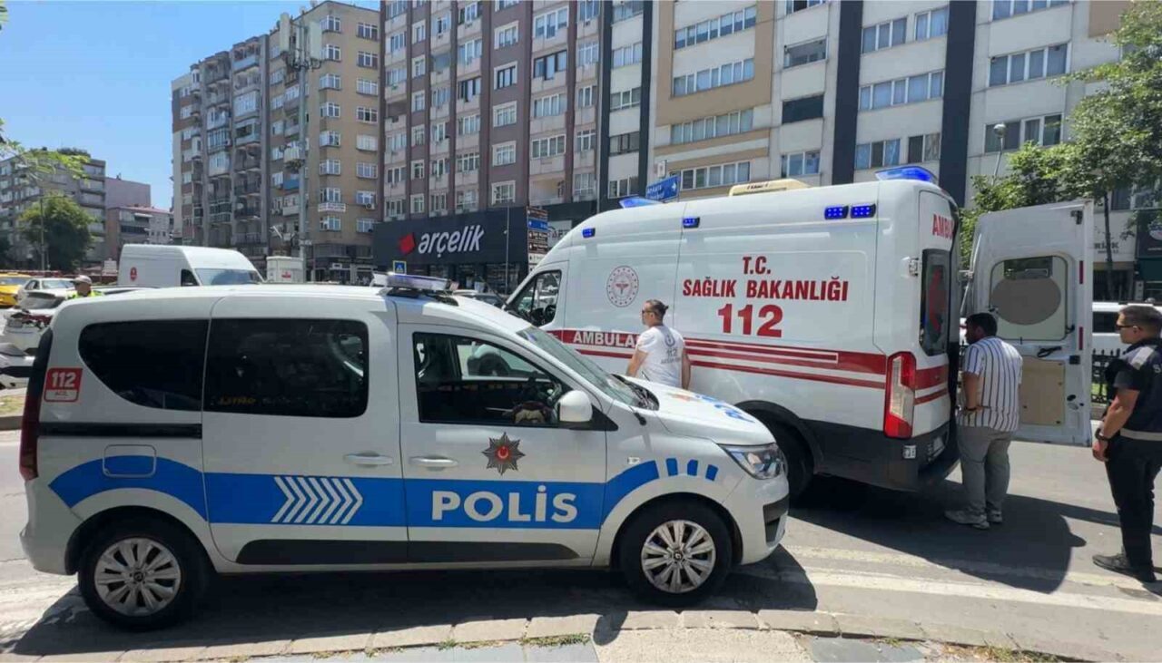 Samsun’un İlkadım ilçesinde kavşakta çarpışan motosiklet ile SUV araçta hasar