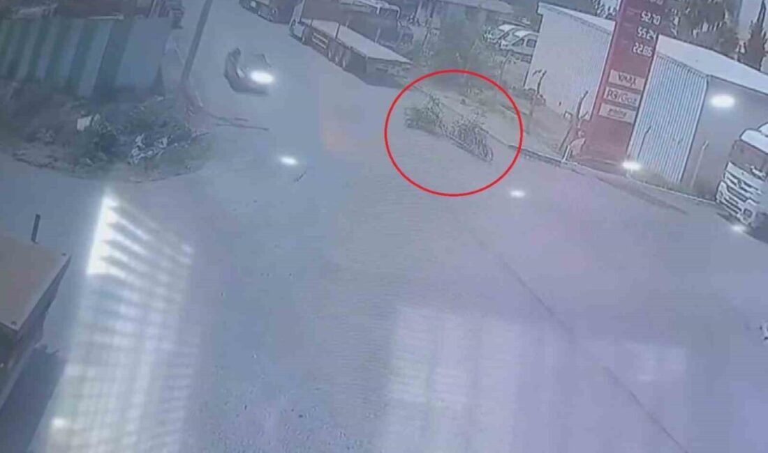 Hatay’ın Payas ilçesinde iki motosikletin çarpışması sonucunda 3 kişi yere