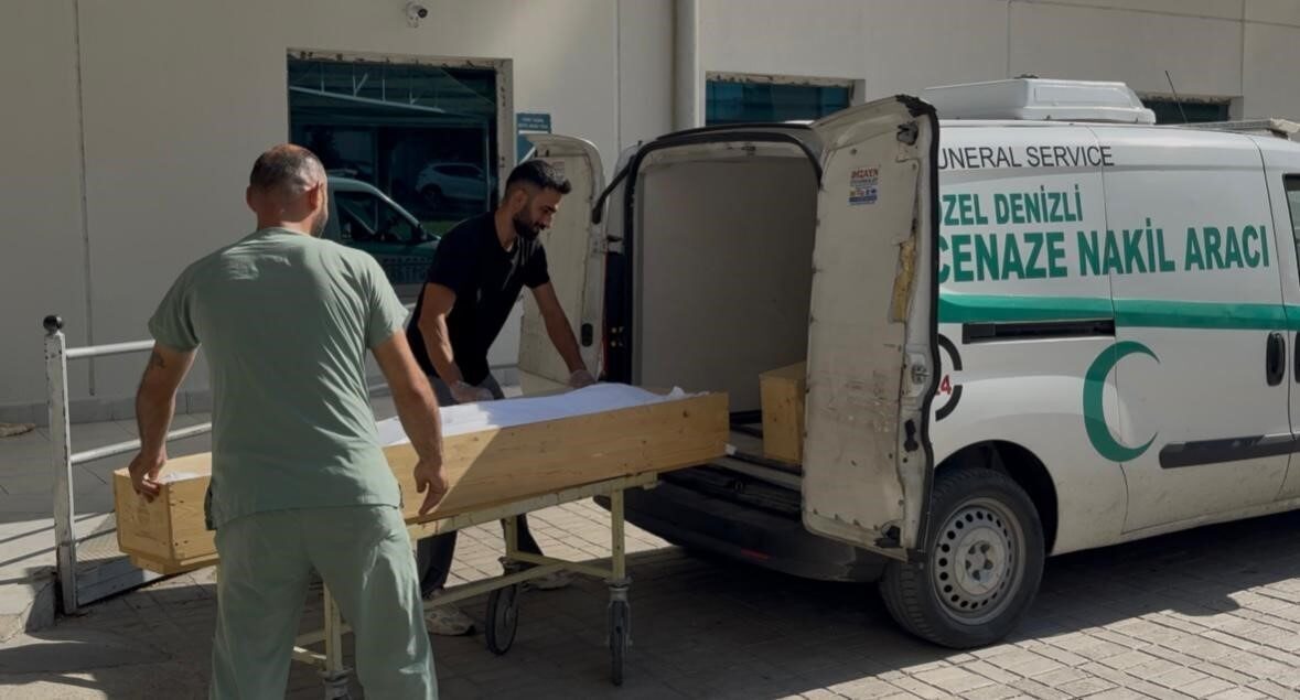 Denizli’de motosikletiyle seyir halindeyken kamyonetle çarpışan 21 yaşındaki üniversite öğrencisi,
