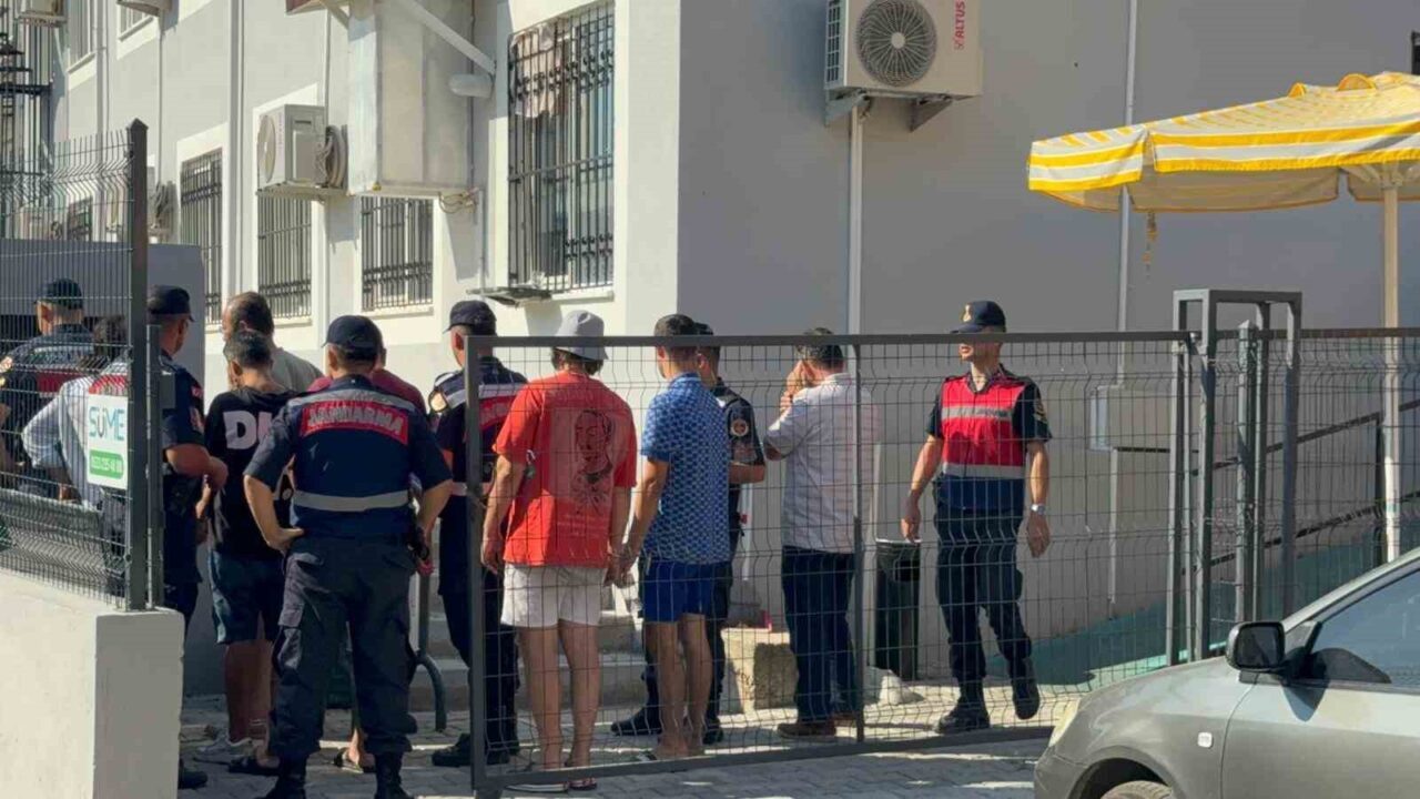 Muğla’nın Seydikemer ilçesi Karadere Plajı’nda yasa dışı yollardan yurtdışına çıkmaya