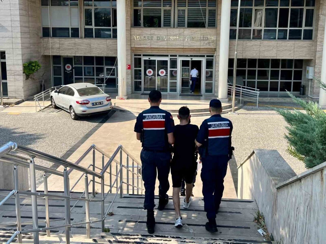 Muğla’da jandarma ekipleri yaptıkları çalışmada 14 yıl hapis cezası ile