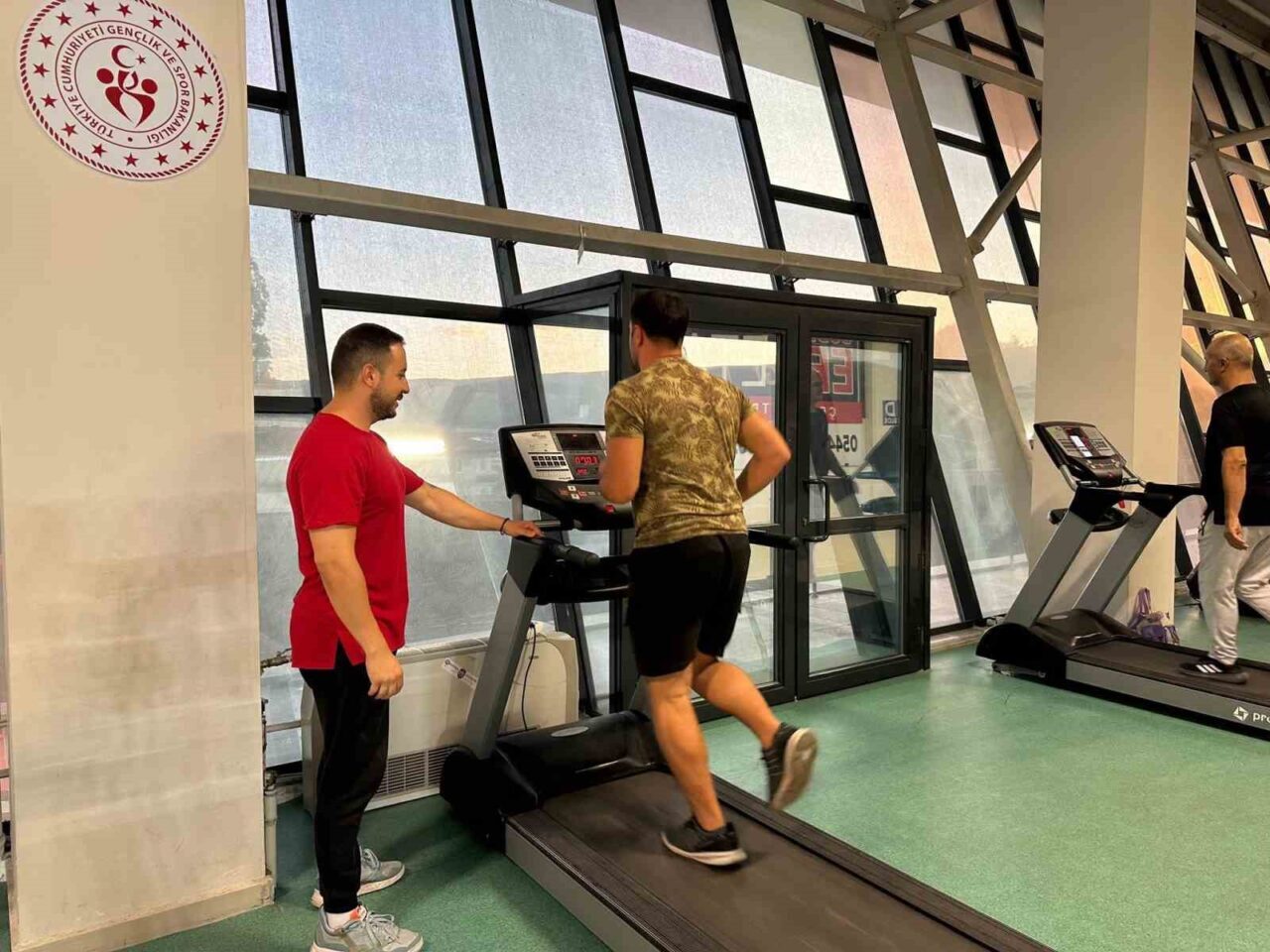 Muğla Gençlik ve Spor İl Müdürlüğü, vatandaşların ve sporcuların sağlıklı