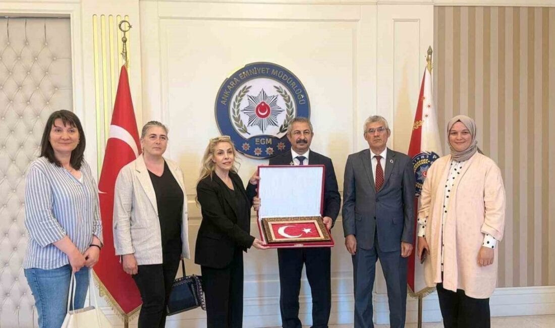 Muhabirler Derneği Yönetim Kurulu üyeleri, Ankara İl Emniyet Müdürü Engin