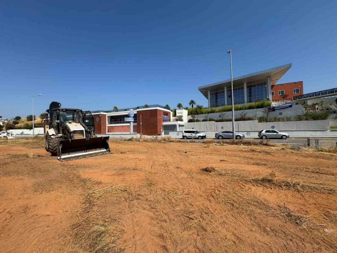 Aydın’ın Efeler ilçesinde bulunan Kemer Mahallesi Muhtarı Hüseyin İncitme, yangın