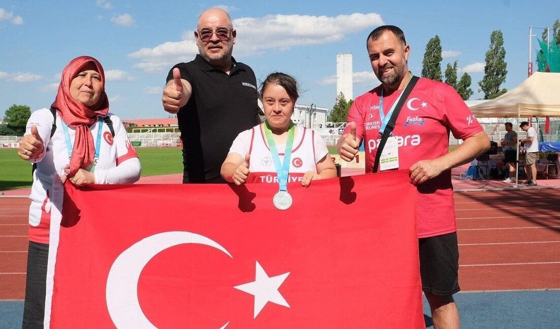 Afyonkarahisarlı özel sporcu Münevvere Yılmaz, Çekya’nın Prag kentinde düzenlenen Özel