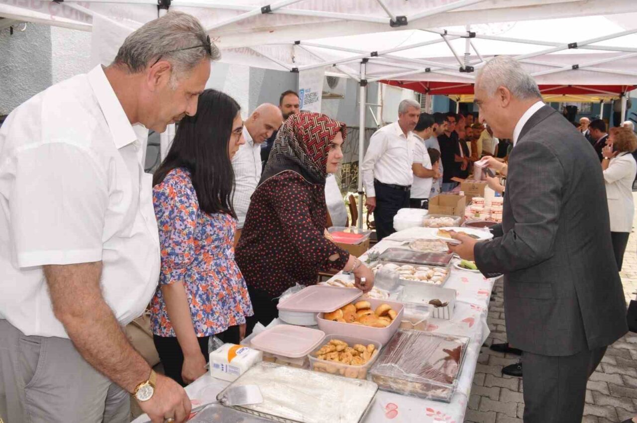 Muş Adliyesi çalışanlarının DMD kas hastası 6,5 yaşındaki Miraç Ali’ye