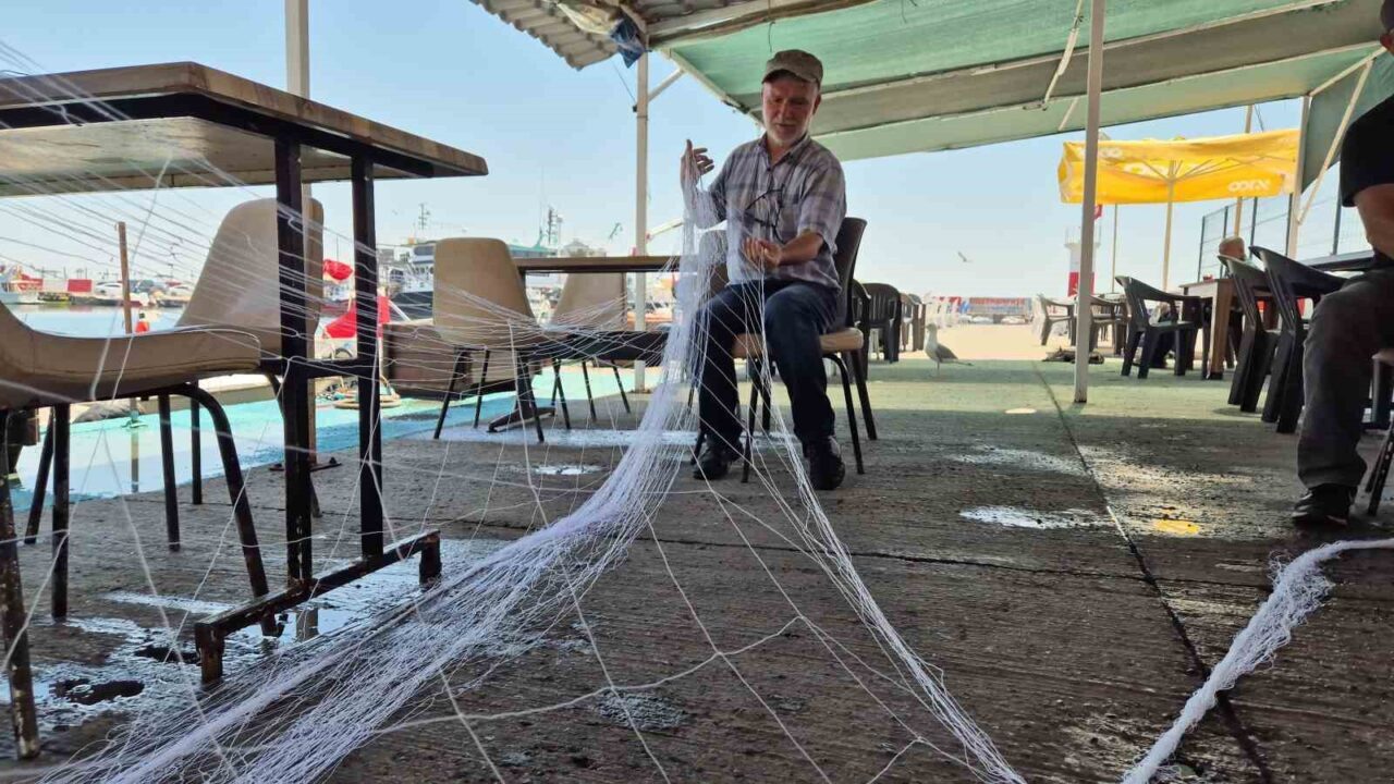 Marmara Denizi’nin Süleymanpaşa kıyılarında müsilaj sorunu sona ererken, 12 metrenin