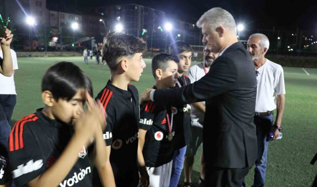 Muş’ta U12 il şampiyonası, nefes kesen bir finalle sona erdi.