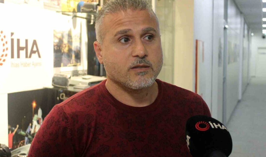 Galatasaraylı eski futbolcu ’Papen’ lakaplı Mustafa Kocabey, KKTC takımı Türk