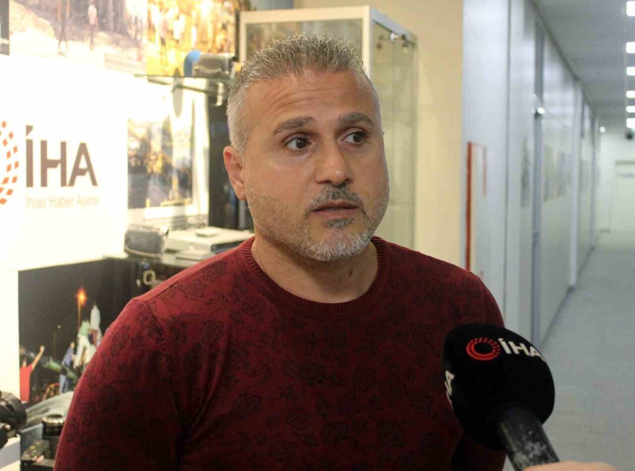 Galatasaraylı eski futbolcu ’Papen’ lakaplı Mustafa Kocabey, KKTC takımı Türk