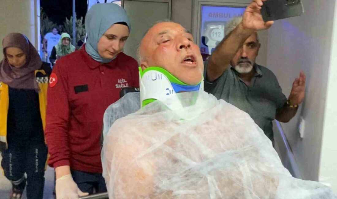 Aksaray’da camiye girerken araç içerisinde yüksek sesle müzik dinleyen bir