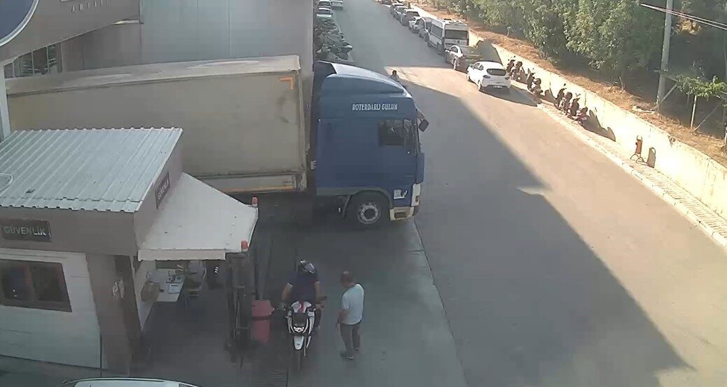 Mersin’de nakliye yoluyla gerçekleştirilmeye çalışılan üç ayrı dolandırıcılık olayı, polis