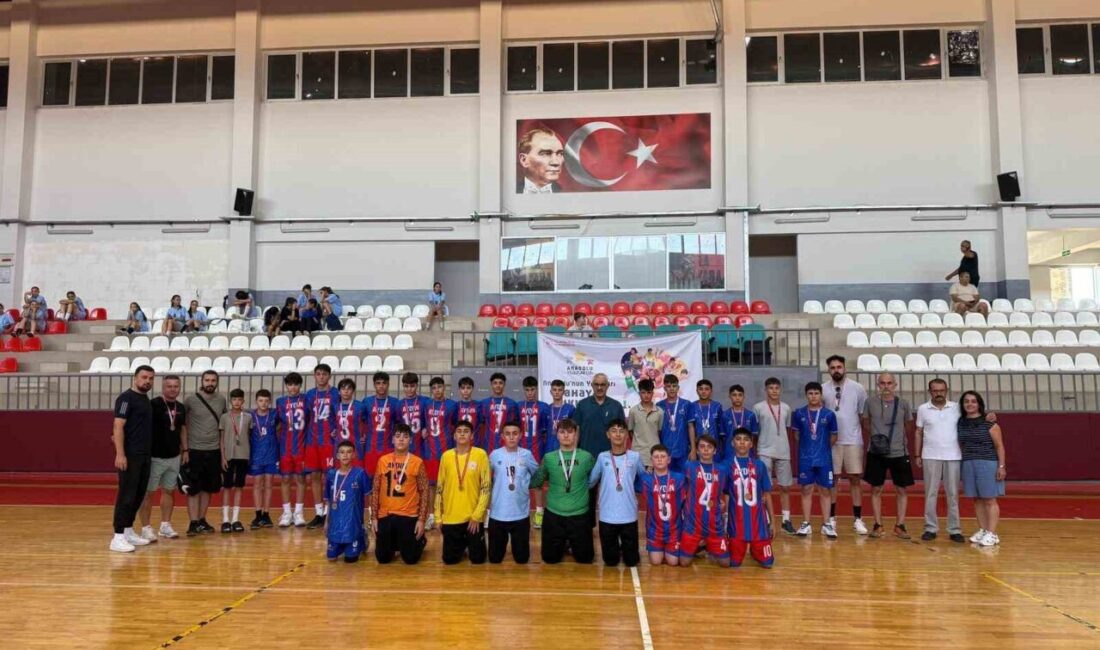 Aydın Gençlik ve Spor İl Müdürlüğü Analig Hentbol takımı, Uşak’ta