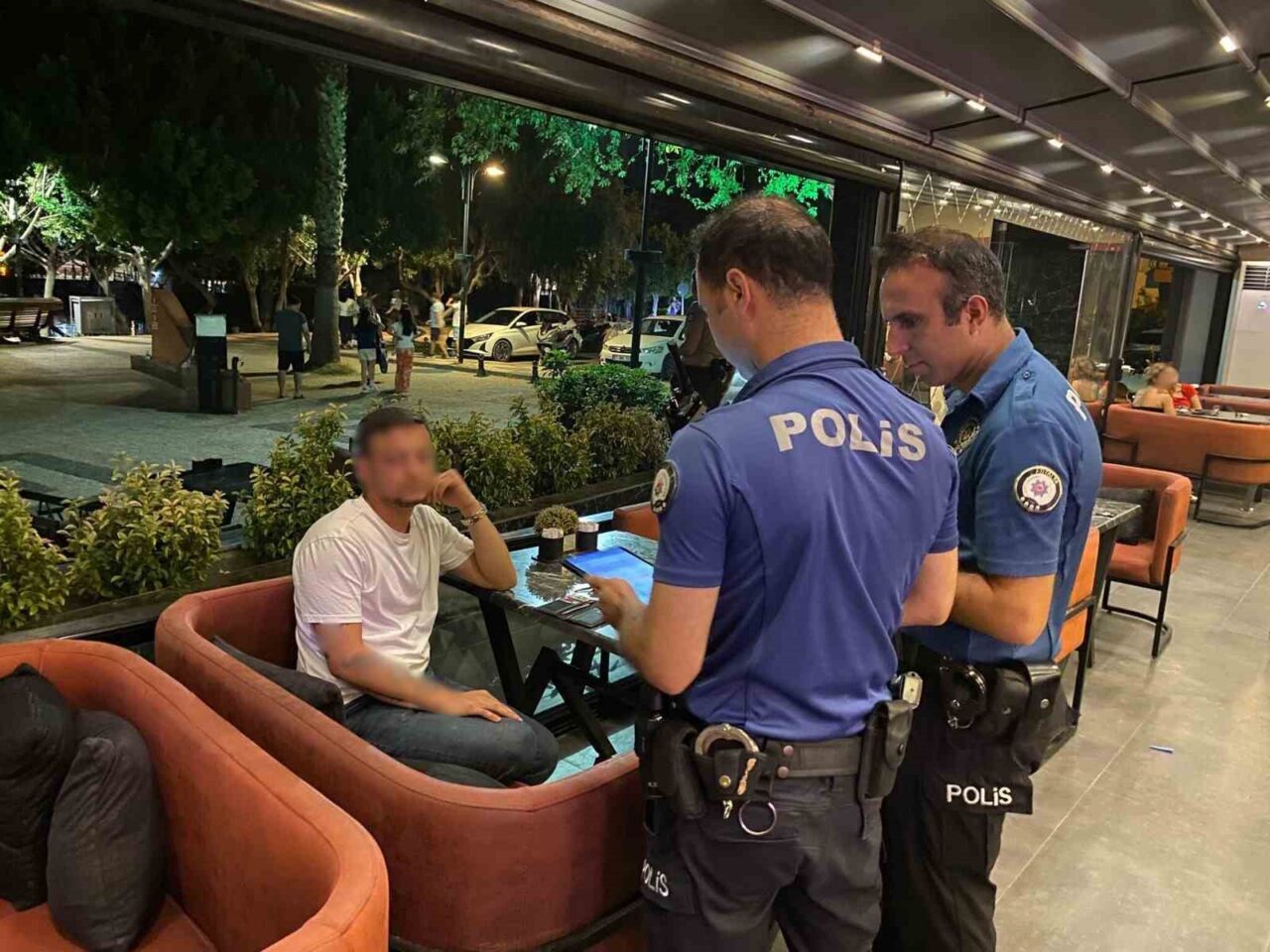 Antalya’da 57 ekip ve 182 personelin katılımıyla nargile sunumu yapan