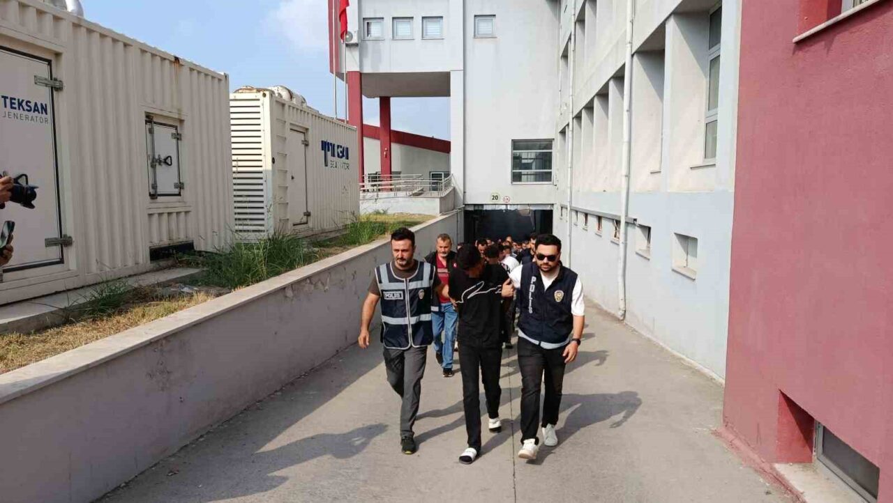 Adana merkezli 6 ilde gerçekleştiren ‘Narkokapan-Adana 2’ operasyonunda yakalanan 41