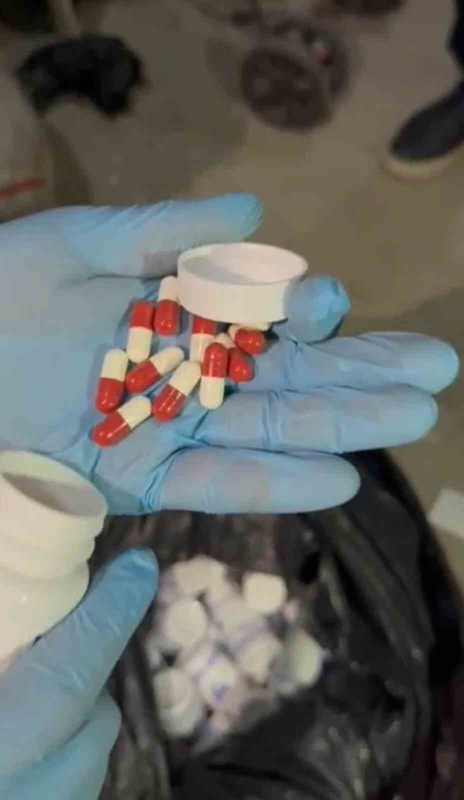 Aydın’ın Nazilli ilçesinde düzenlenen uyuşturucu operasyonunda 7 bin sentetik ecza