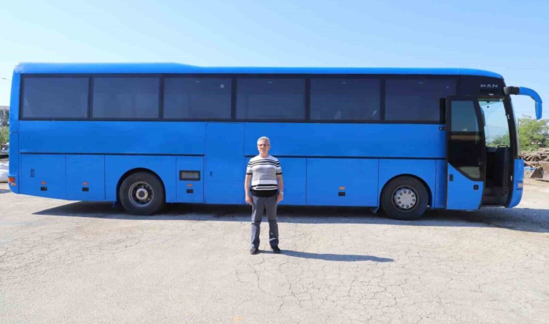 Nazilli Belediye Başkanı Dr. Ertuğrul Tetik, sabah mesaisine belediye ekiplerinin