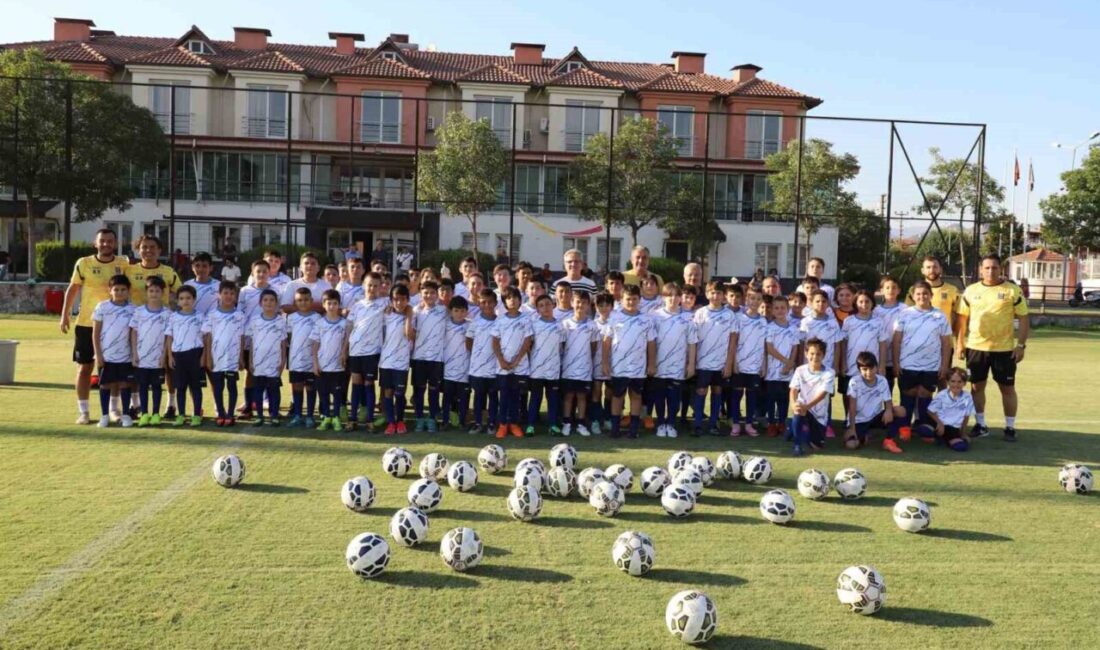 Nazilli Belediye Başkanı Dr. Ertuğrul Tetik, Nazilli Belediyesi Yaz Futbol