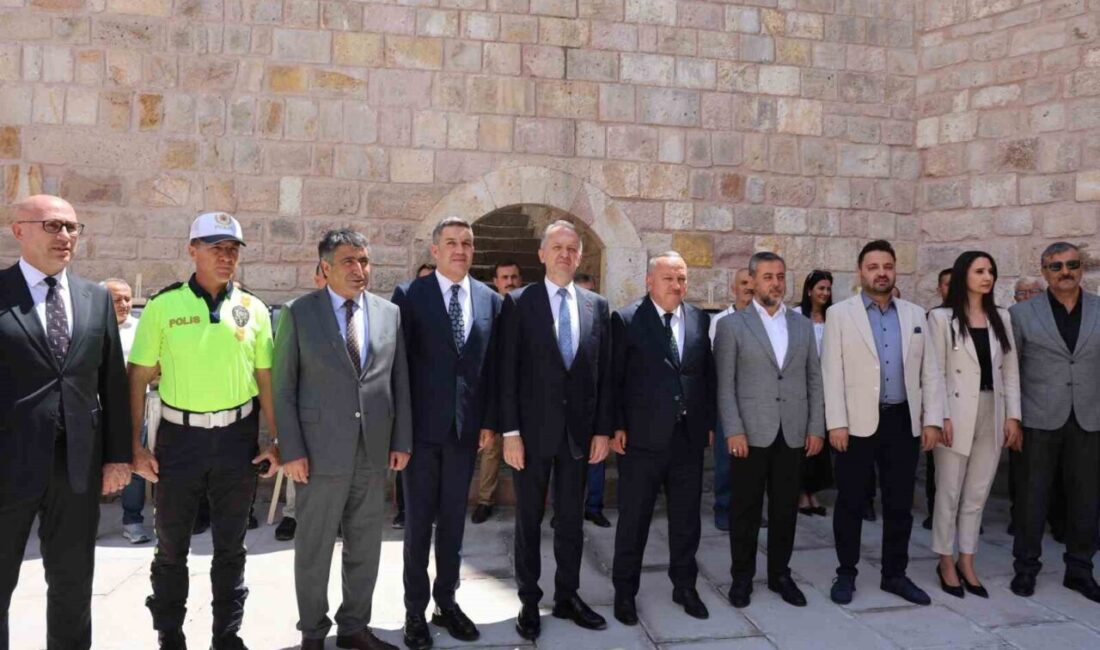 Nevşehir’in il oluşunun 71. yıl dönümü nedeniyle hazırlanan sergi, düzenlenen