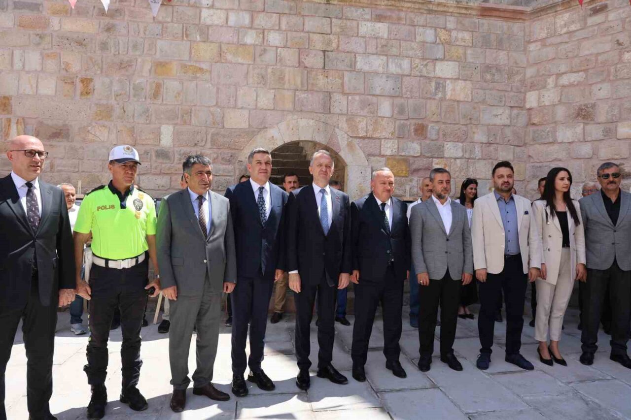 Nevşehir’in il oluşunun 71. yıl dönümü nedeniyle hazırlanan sergi, düzenlenen