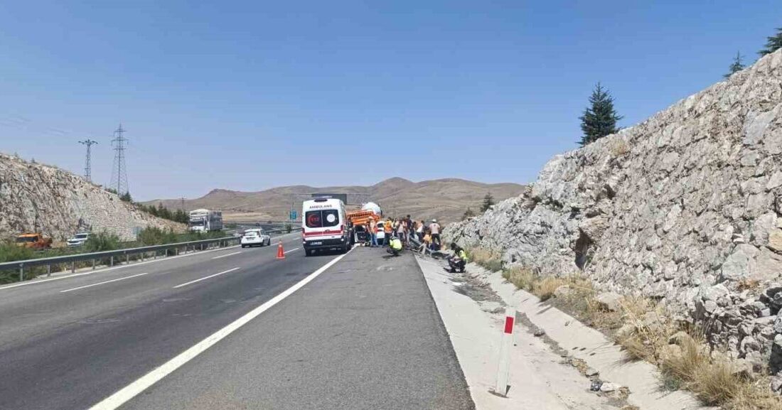 Niğde-Adana Otoyolu’nda meydana gelen trafik kazasında 2’si ağır 6 kişi