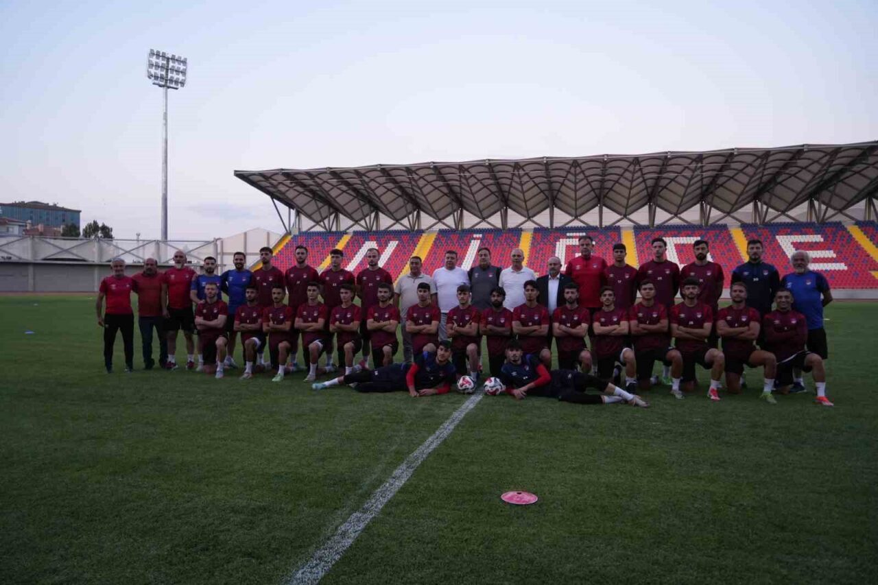 2025-2026 sezonunun hazırlıklarına yeni oyuncu kadrosu ile başlayan Niğde Belediyespor,