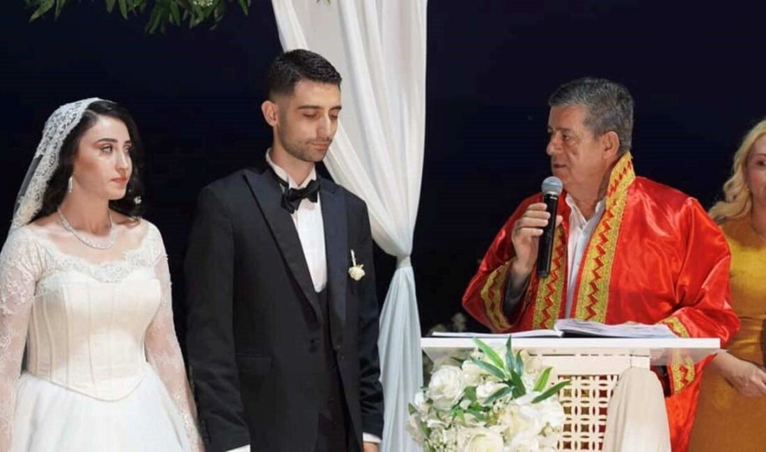 Şırnaklı genç çiftin nikah merasimi için Şırnak il protokolü akın