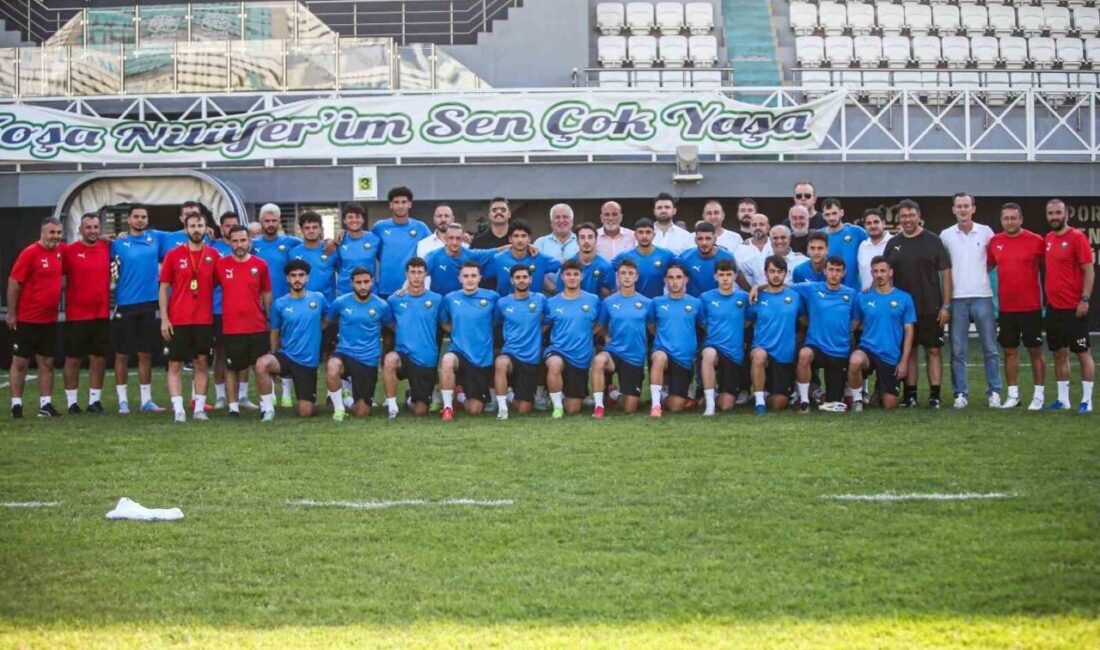 Bursaspor’un pilot takımı Nilüfer FK, sezonun ilk idmanını yaptı. Yöneticiler