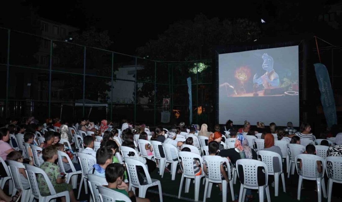 Nilüfer Belediyesi tarafından her yıl gerçekleştirilen açık havada sinema etkinliği