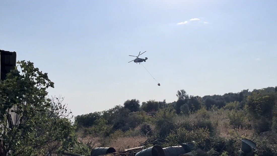 Bursa’nın Nilüfer ilçesinde çıkan orman yangını, ekiplerin havadan ve karadan