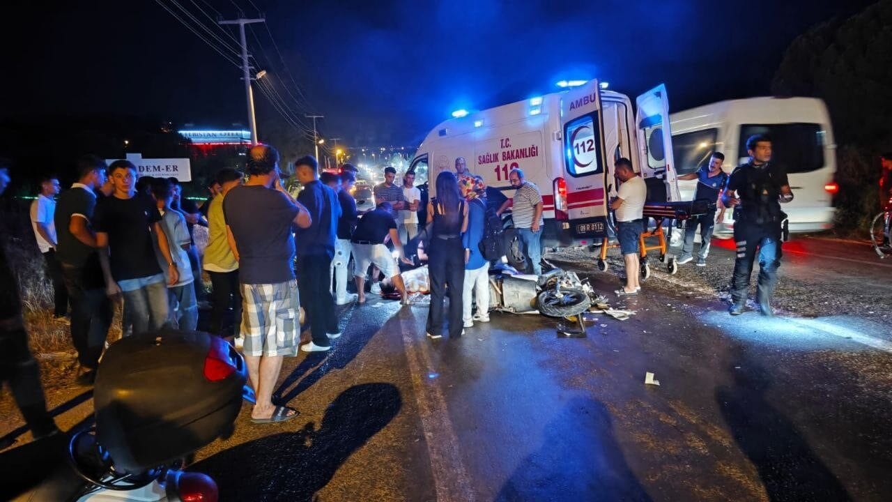 Aydın’ın Didim ilçesinde motosiklet ile otomobilin çarpıştığı kazada yaralanan genç