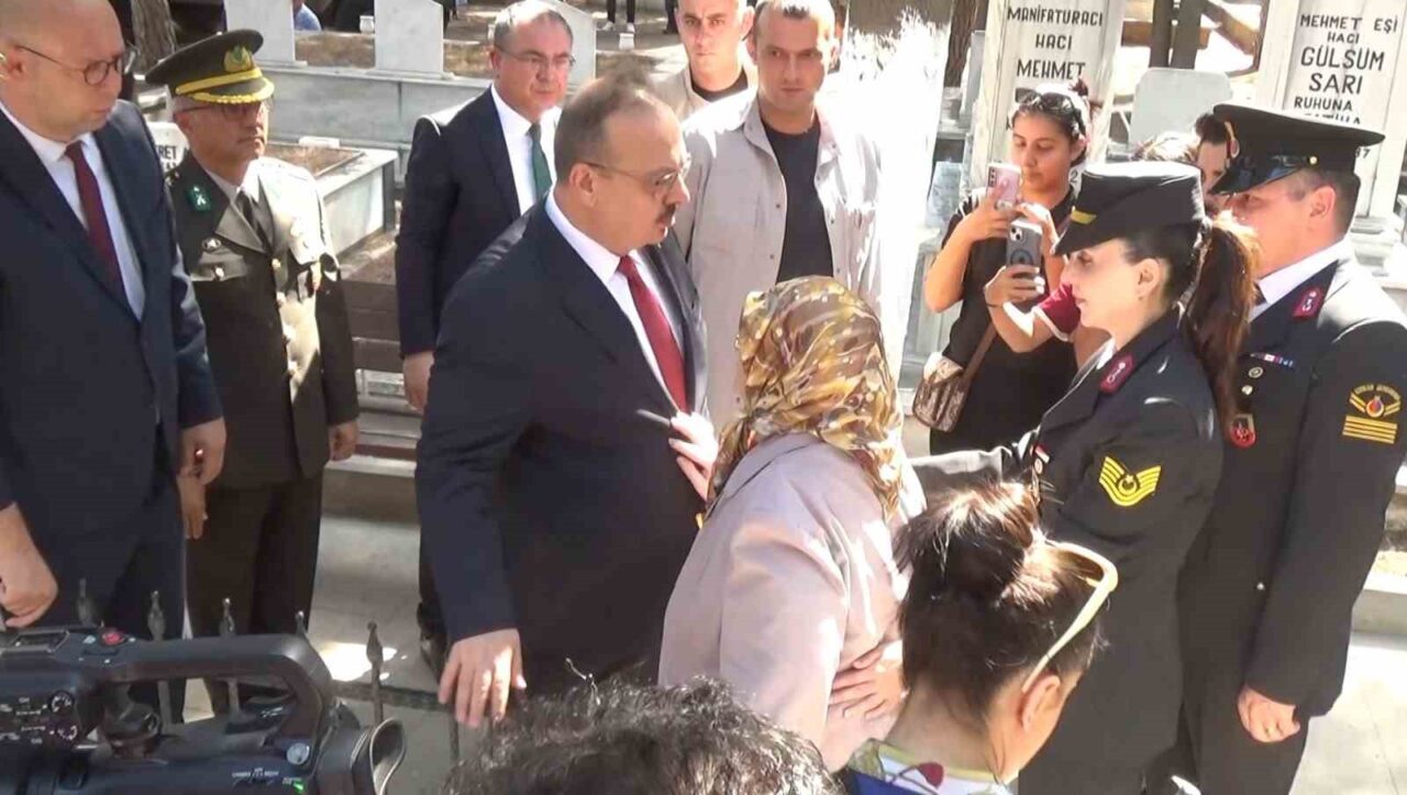 Aydın’da 15 Temmuz anma programında 83 yaşındaki şehit annesi Habibe