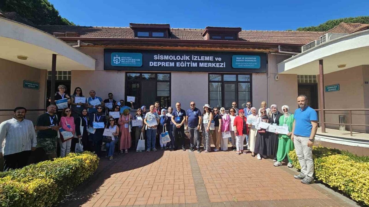 Büyükşehir Belediyesi Sismolojik İzleme ve Deprem Eğitim Merkezi’nde afetlere karşı