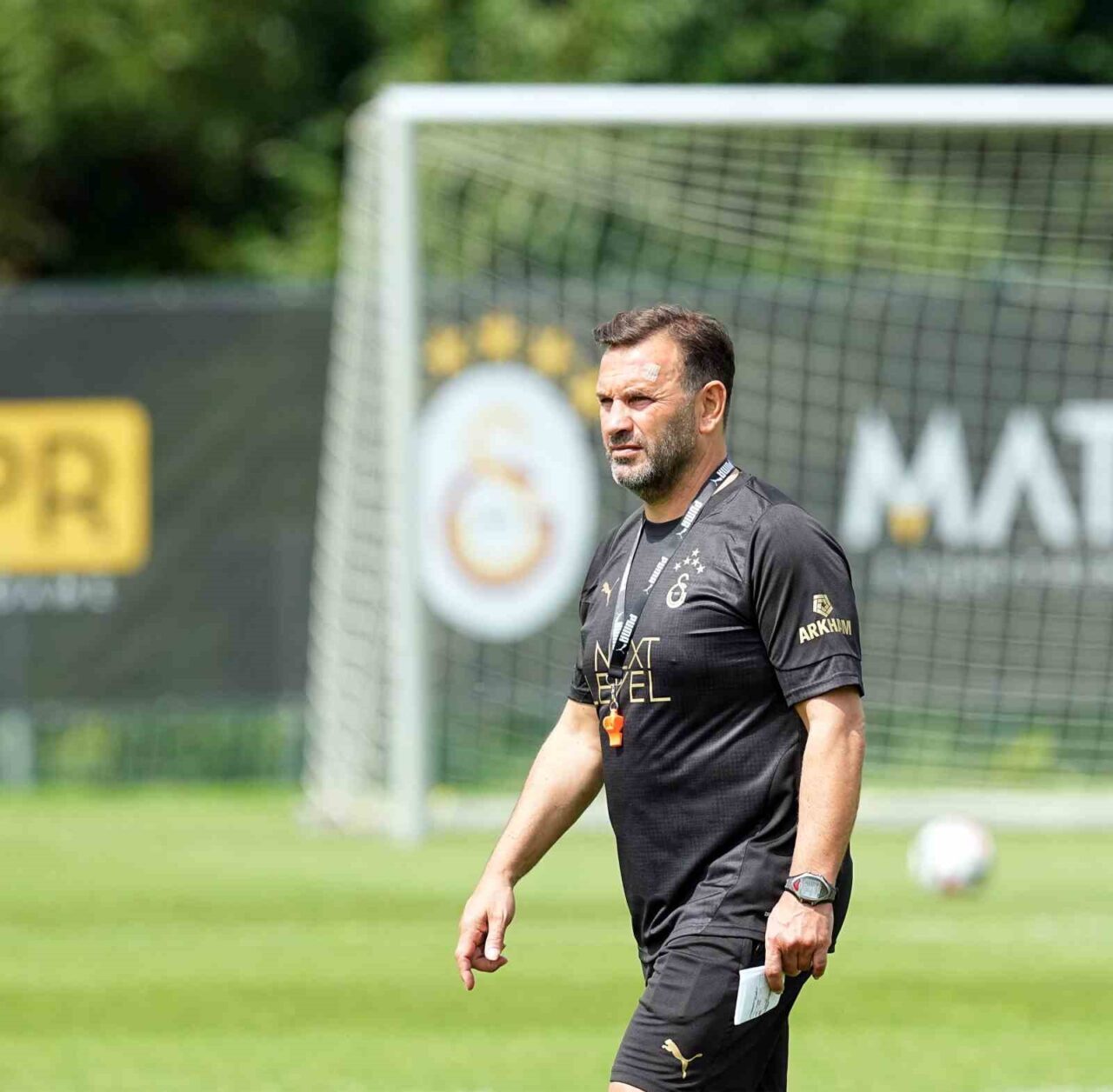 Galatasaray Teknik Direktörü Okan Buruk, ortamdan ve kamp şartlarından memnun