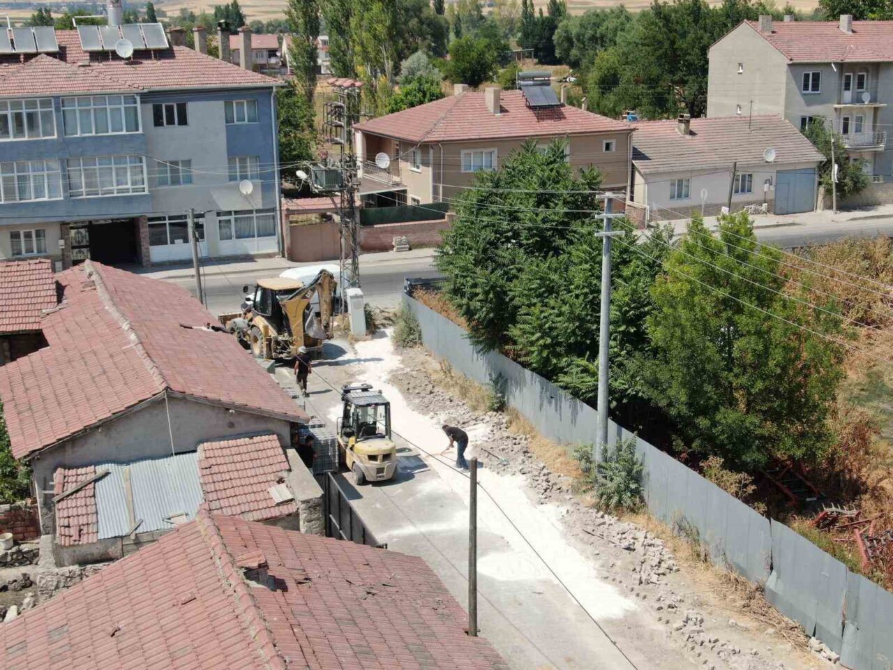 İnönü Belediyesi, ilçeye bağlı mahallelerde yürüttüğü altyapı ve üstyapı çalışmalarıyla