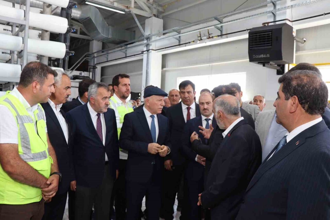 Erzurum Büyükşehir Belediyesi tarafından Oltu’da yapımı tamamlanan içme suyu arıtma