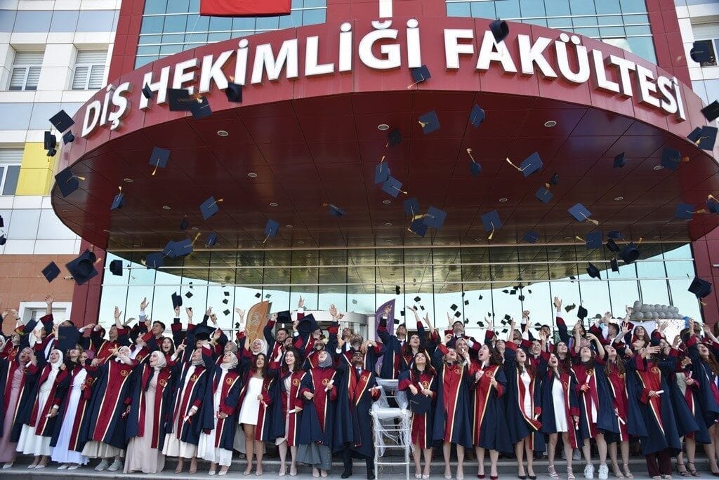Ondokuz Mayıs Üniversitesi (OMÜ) Diş Hekimliği Fakültesi’nden 2024-2025 akademik yılında