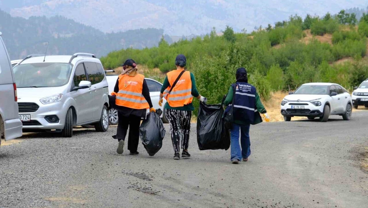 Onikişubat Belediyesi ilçeye bağlı Çamlıbel-Çakırdere kırsalında çıkan orman yangınına karşı