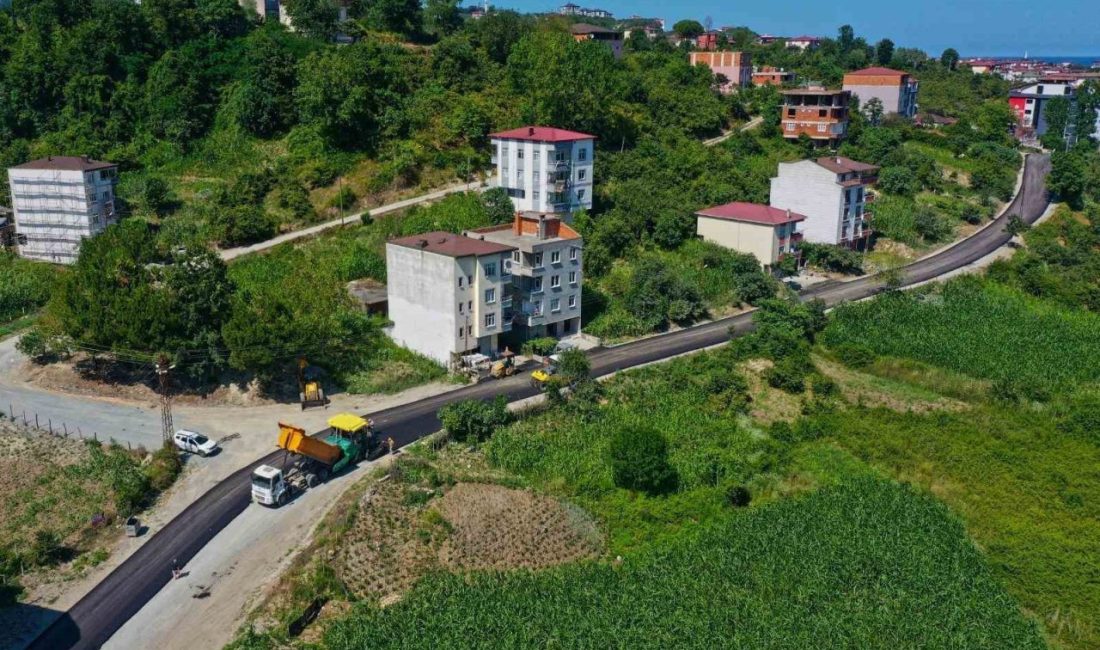 Ordu Büyükşehir Belediyesi tarafından il genelindeki yollarda sıcak asfalt çalışmaları