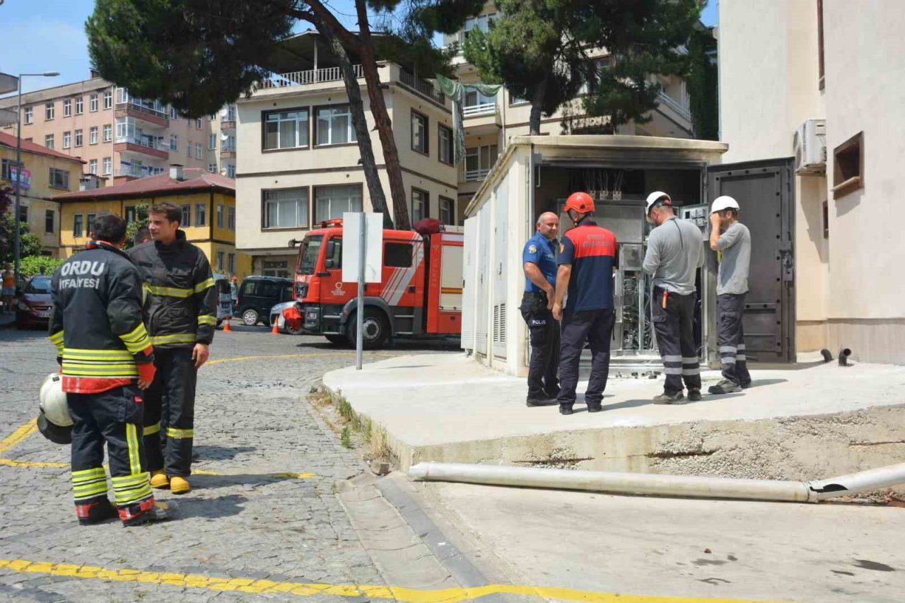 Ordu’nun Ünye ilçesinde bir trafo aşırı yüklenme ve sıcağa bağlı
